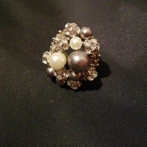 Pearl and cubic zirconia silver ring.